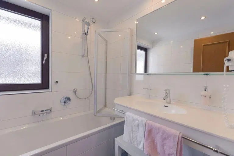 Pension Zangerl Ischgl Mehrbettzimmer 2